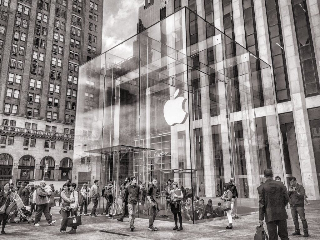 Users lining up at an Apple store